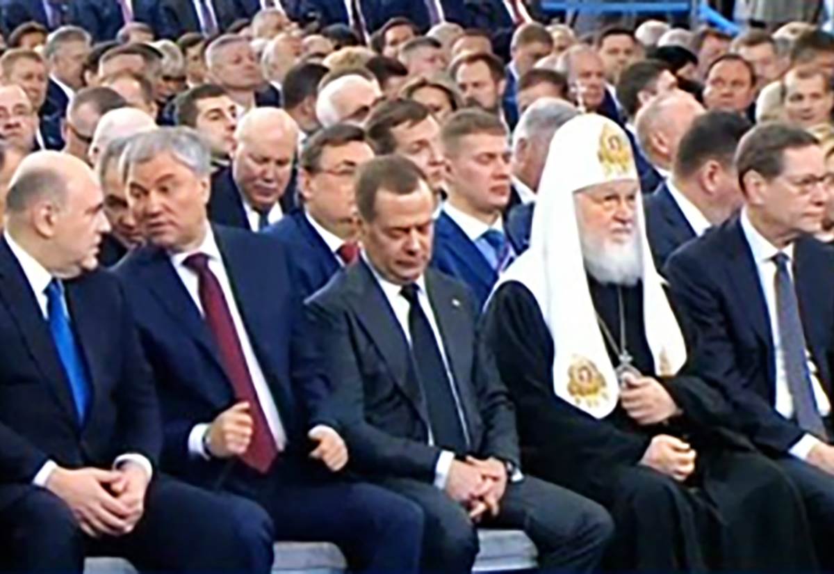  Putin držao govor, Dmitrij Medvedev spavao 