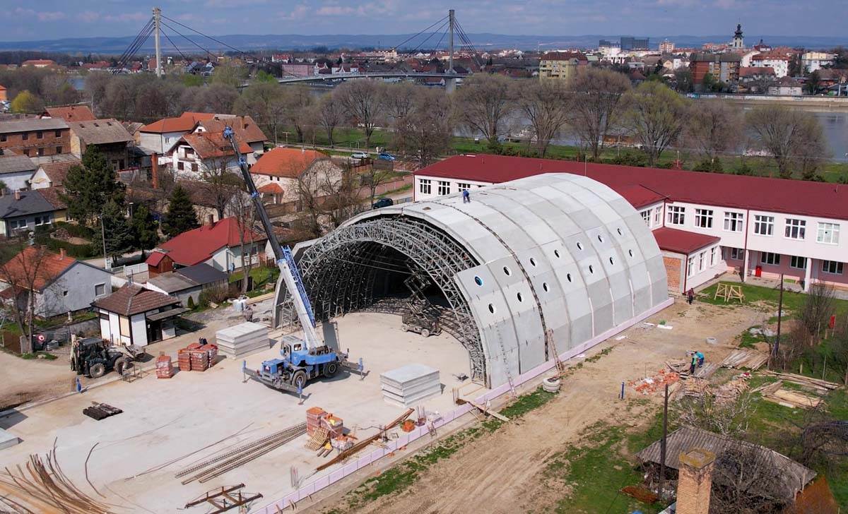  SREMSKA MITROVICA: Sredstva za drugu fazu gradnje hale u Mačvanskoj Mitrovici - PRVI SPORTISTI NA PARKETU U OKTOBRU 