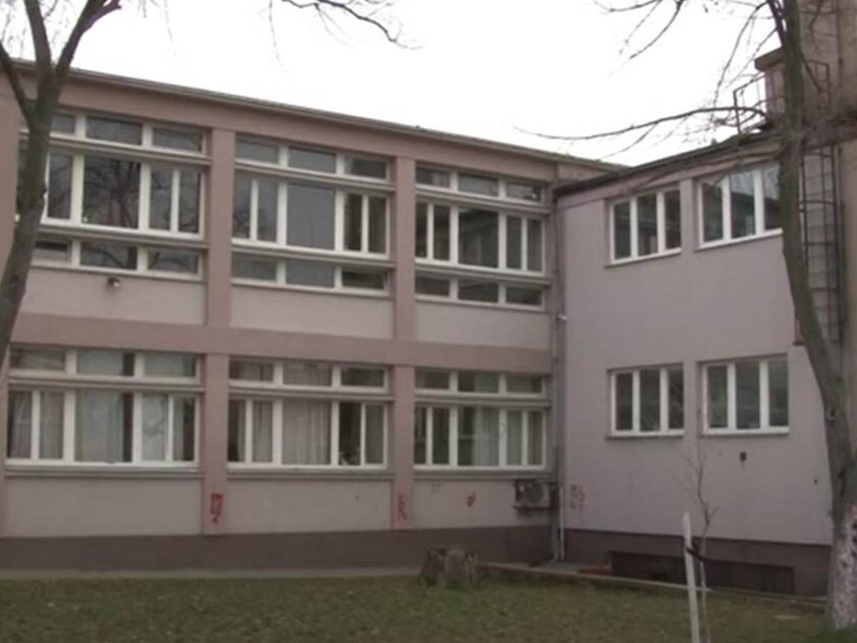  Učenik škole u Boljevcima hteo da uguši nastavnicu 