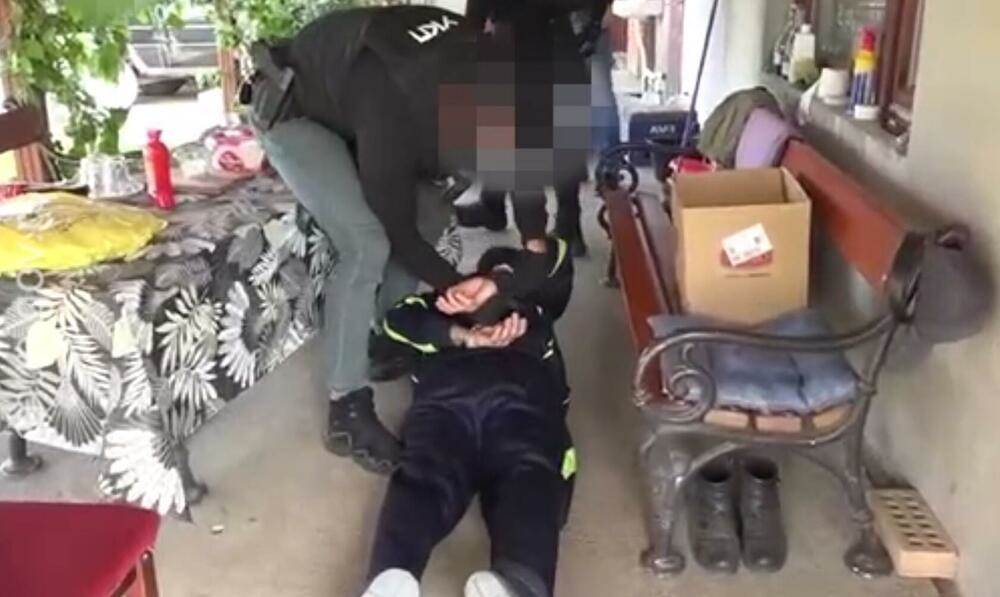  Snimak hapšenja oca ubice iz Mladenovca 