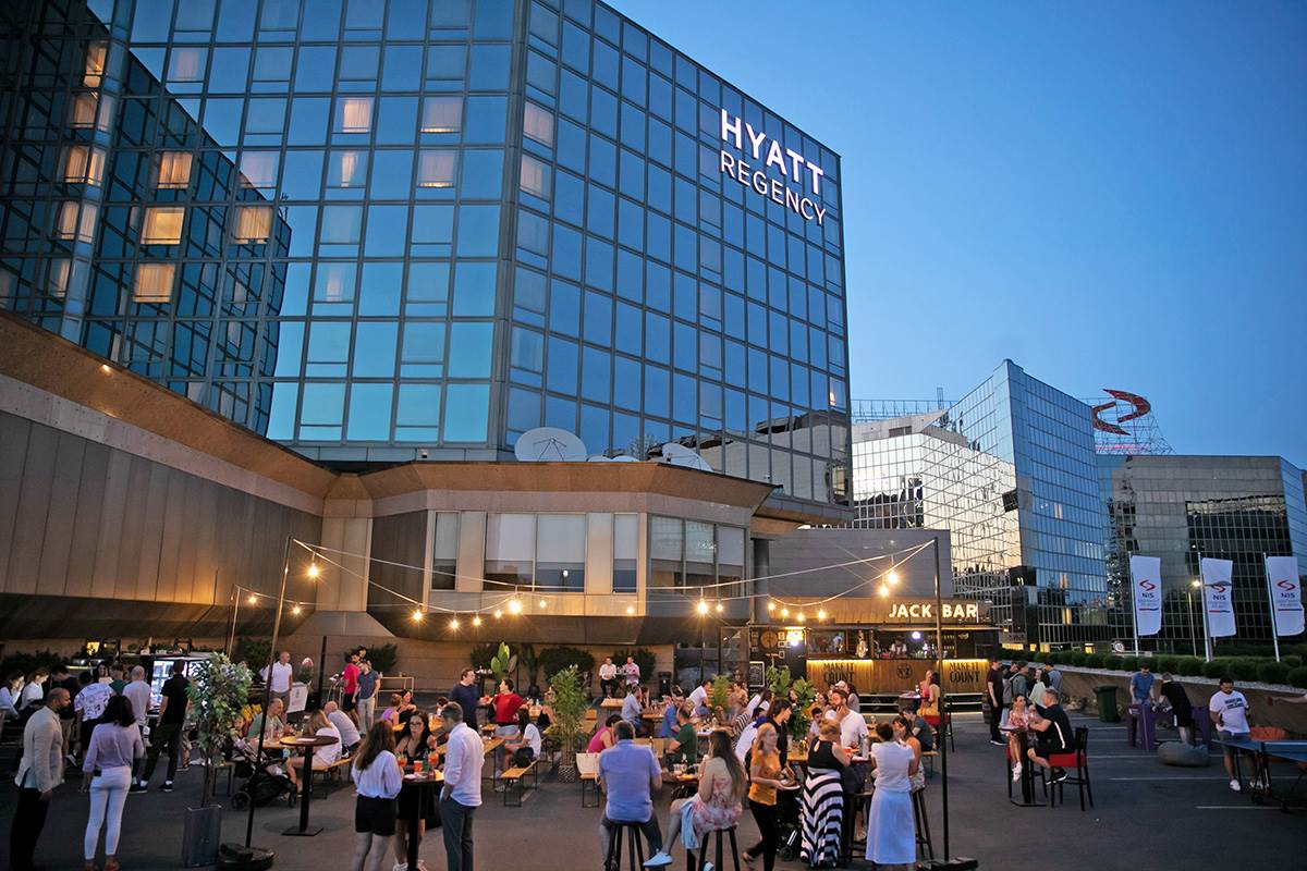  Započnite vikend uz autentično iskustvo u dvorištu hotela Hyatt Regency Beograd 