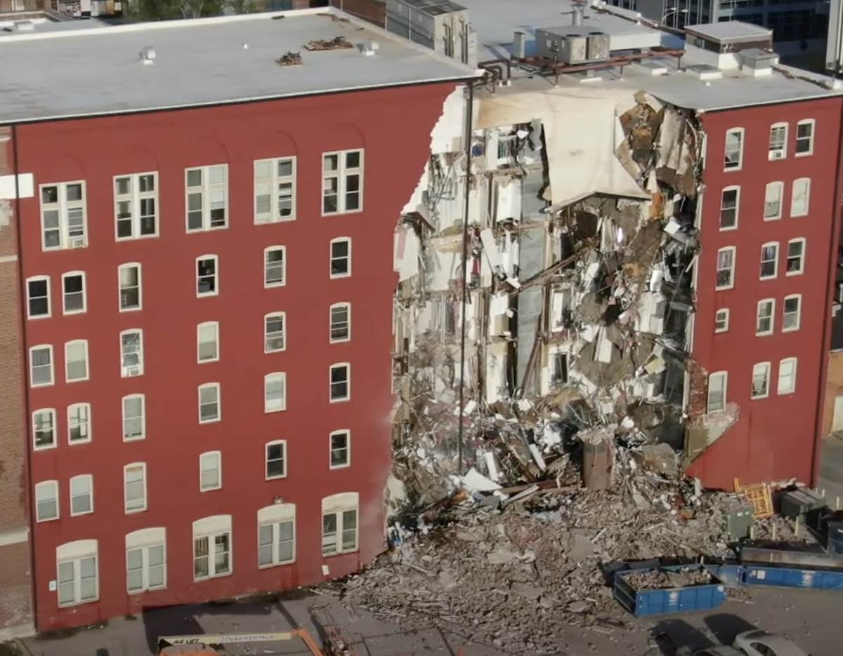 Footage of the demolition of the building | Info - Breaking Latest News