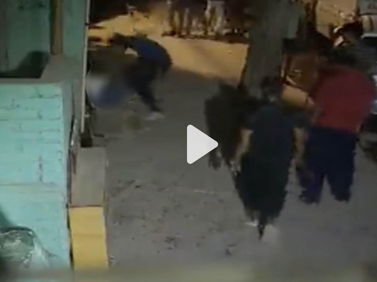  Stravičan snimak nasilja na ulici čovek ubio devojčicu 