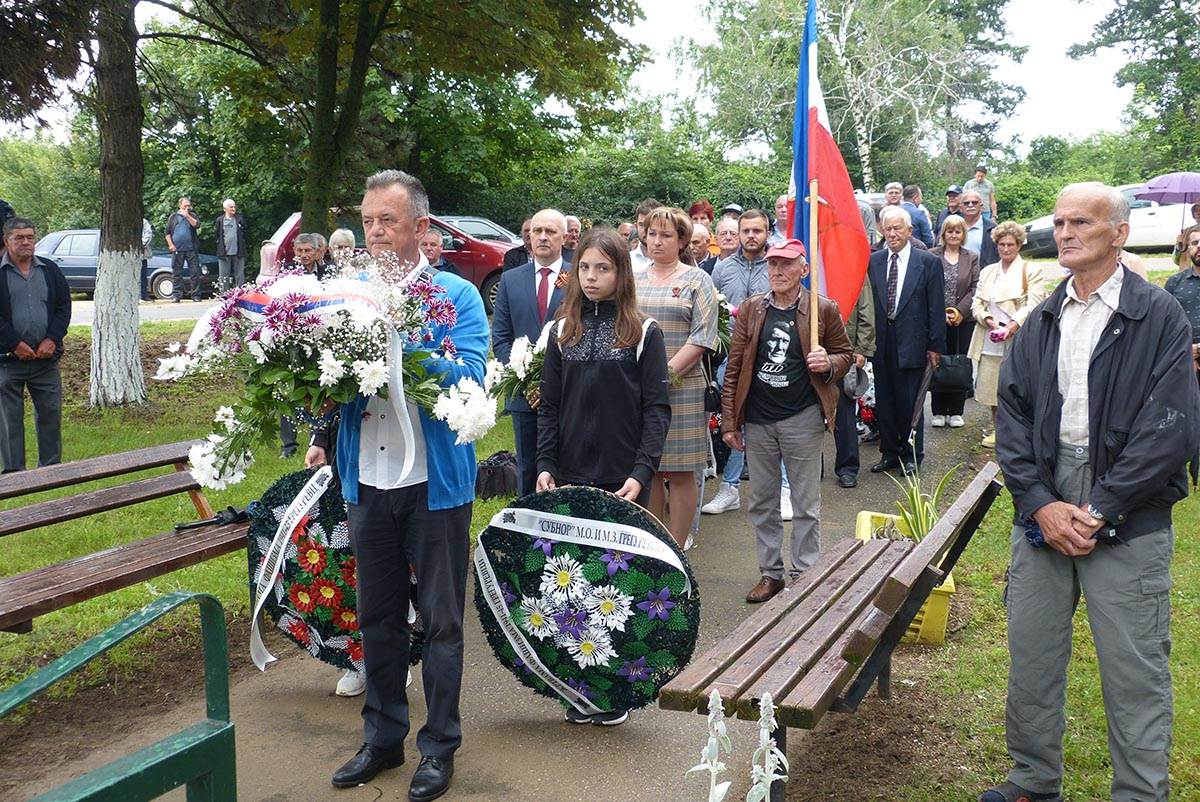  SEĆANJE NA STRADALE: u Grgurevcima kod Sremske Mitrovice obeležena 81. godišnjica streljana 300 mešt 