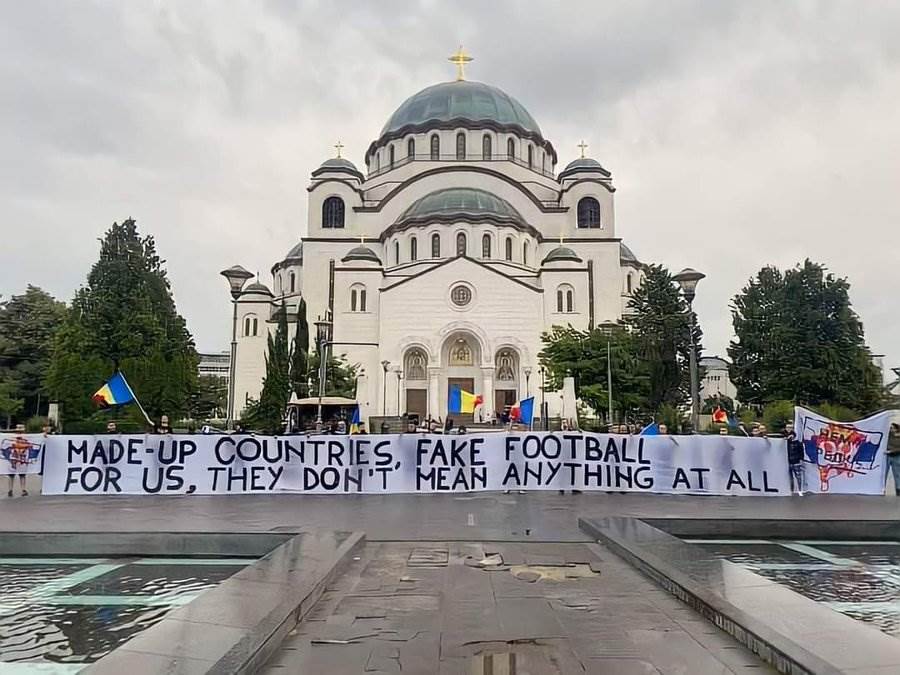 Navijači Rumunije transparent o Kosovu foto 