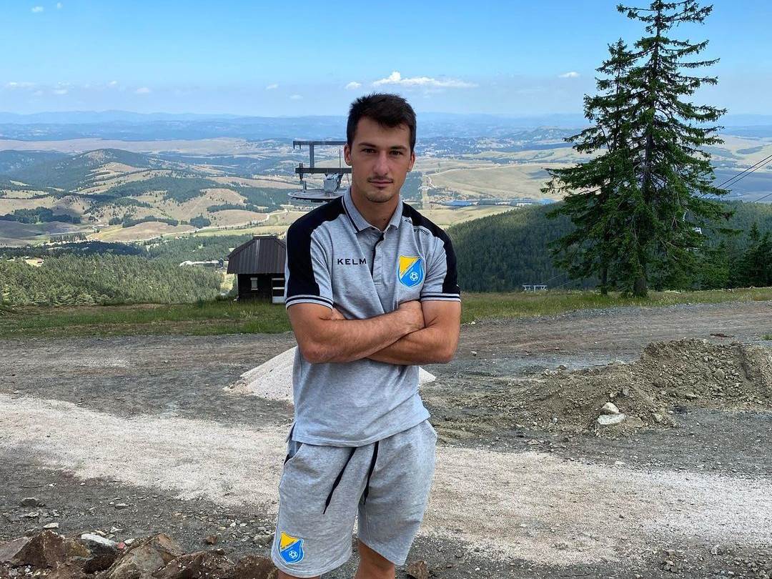  Fudbaler Demir Jakupović umesto potpisa ugovora završio karijeru 