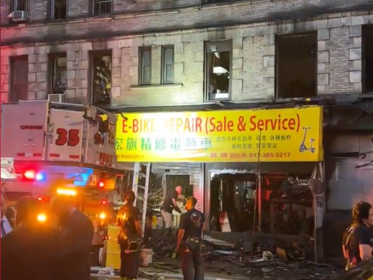  Eksplozija u prodavnici električnih bicikala u Njujorku 