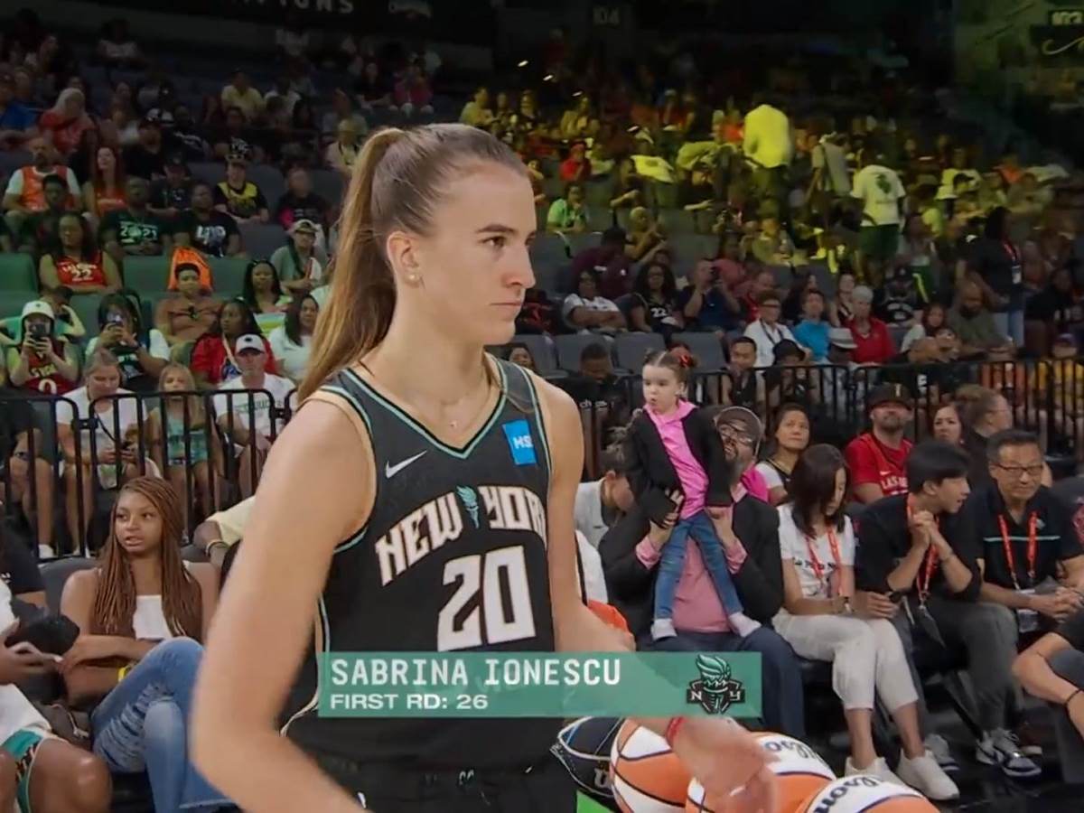  Rumunka Sabrina Jonesku neverovatno šutira trojke u WNBA video snimak 