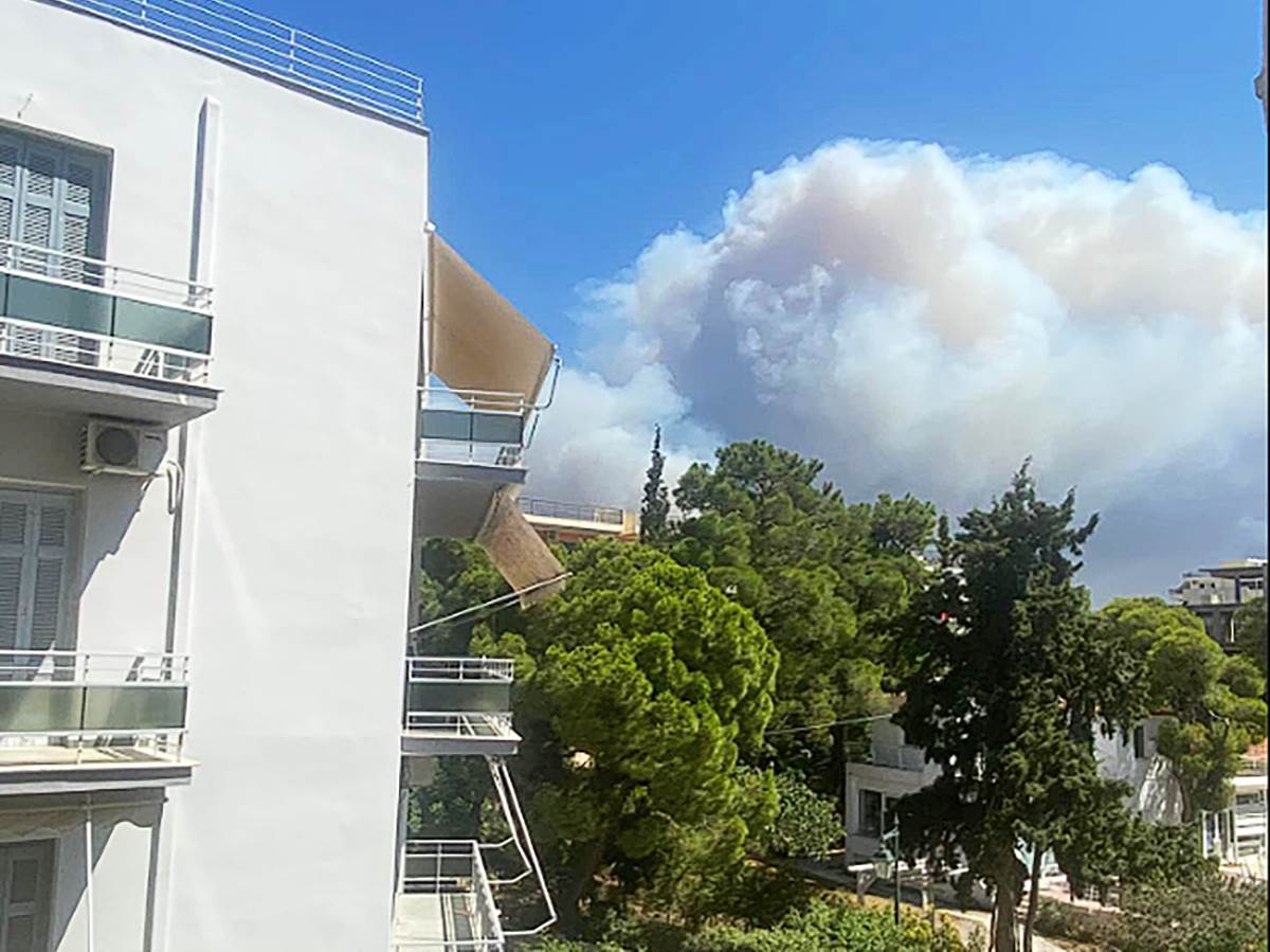  Bukte požari na grčkoj obali gde letuju Srbi 