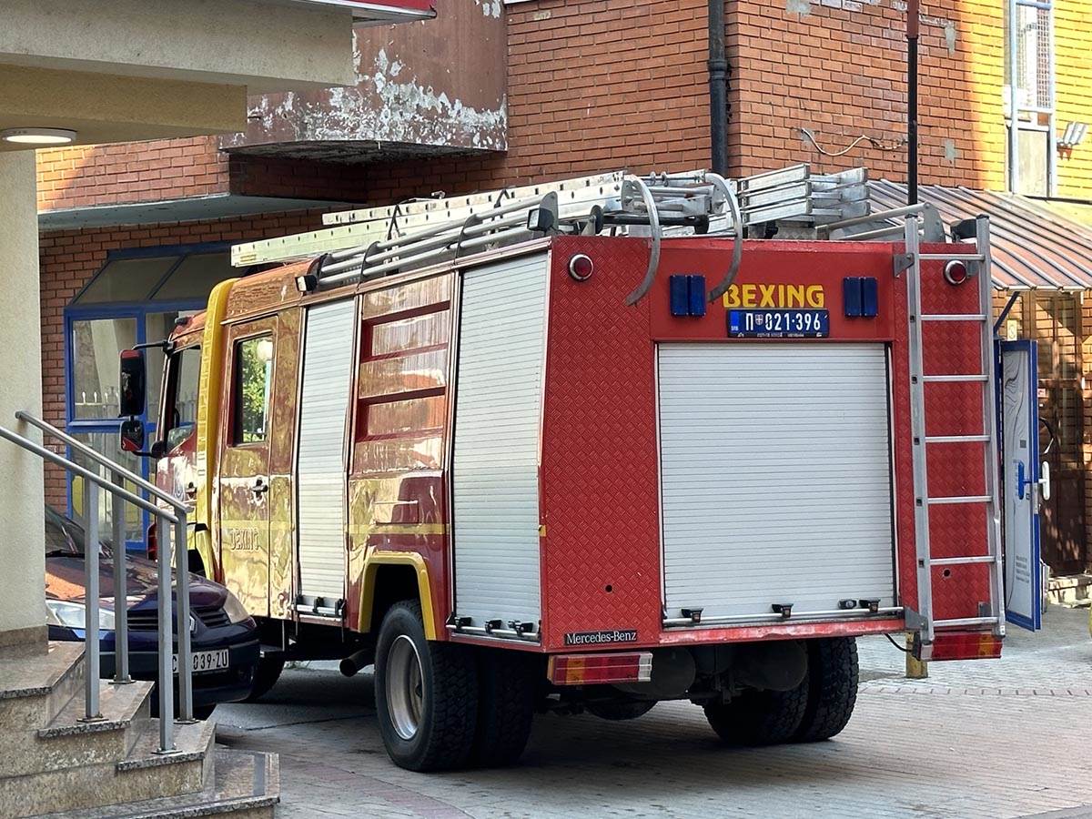  Požar u Kruševcu zbog baterije trotineta 