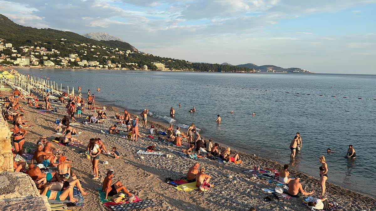  Crna Gora septembar, plaže prepune 