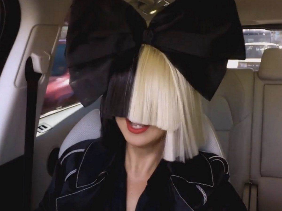  Sia pokazala lice nakon fejsliftinga 