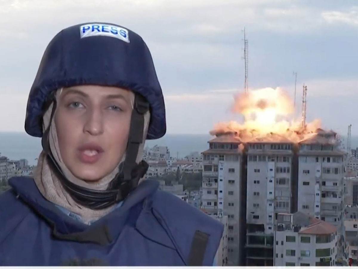 Snimljen trenutak napada Izraela na Gazu u programu uživo 