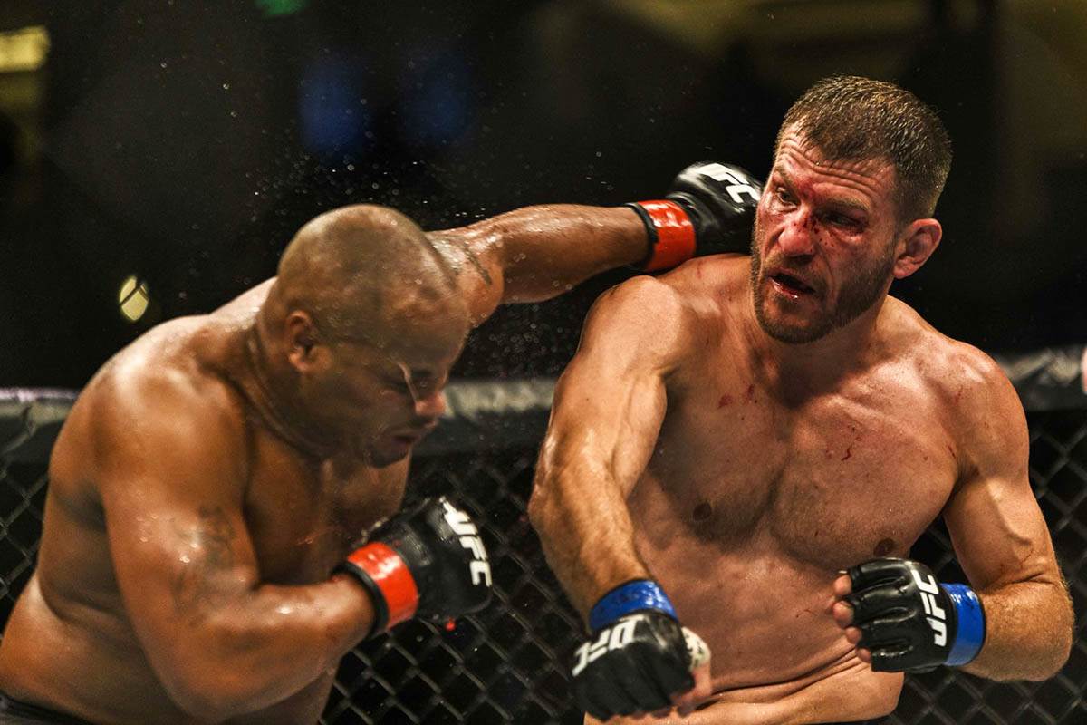  Otkazana borba Miočića i Džounsa na UFC 295 