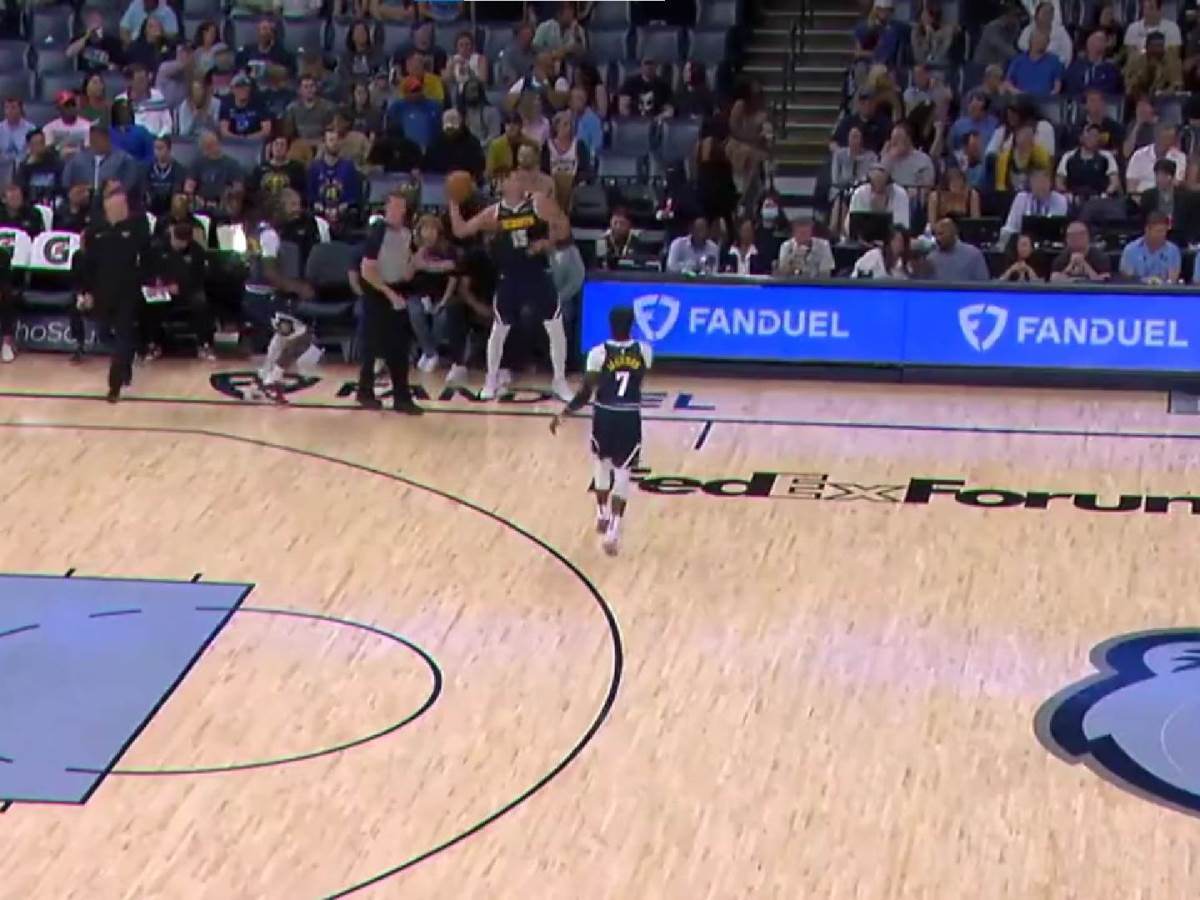  Neverovatna asistencija Nikole Jokića u NBA video snimak 