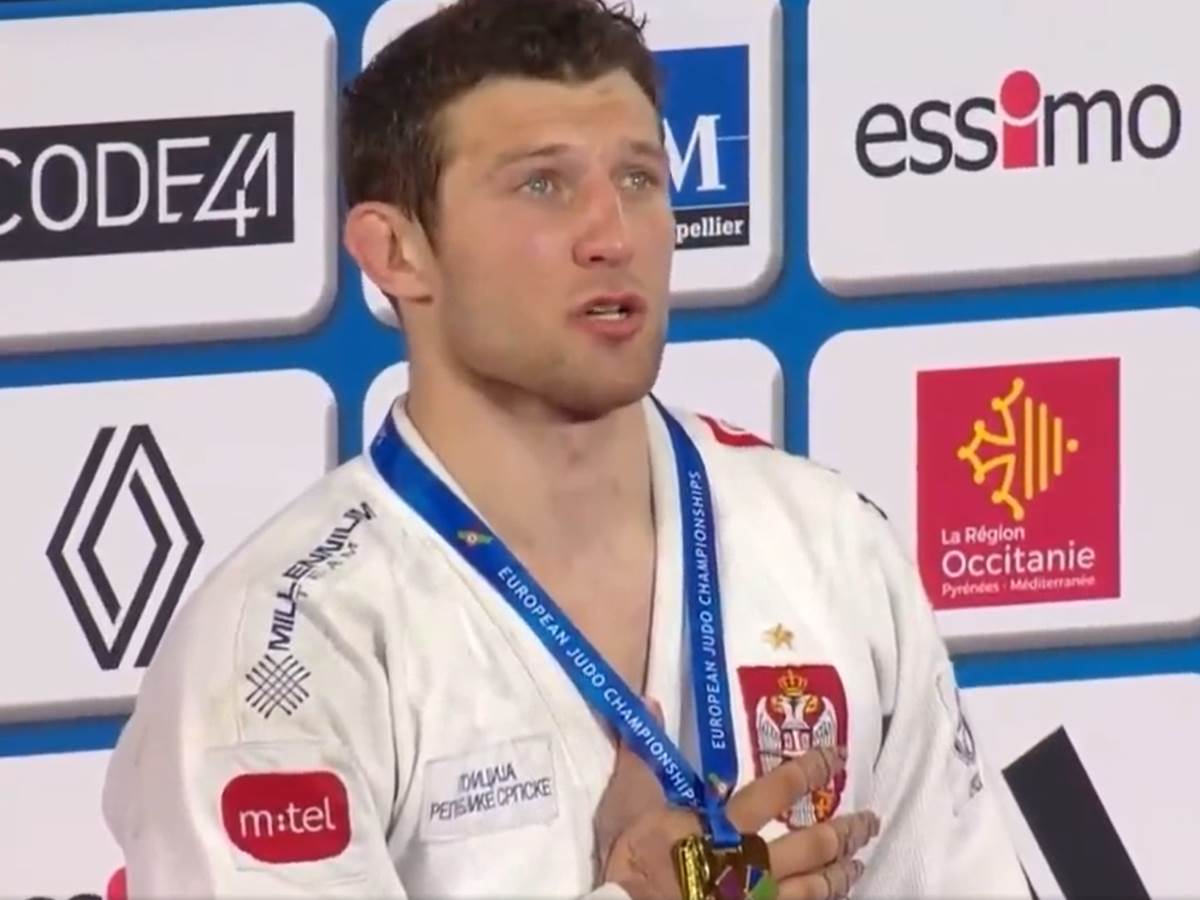  Nemanja Majdov plakao na dodeli medalja 