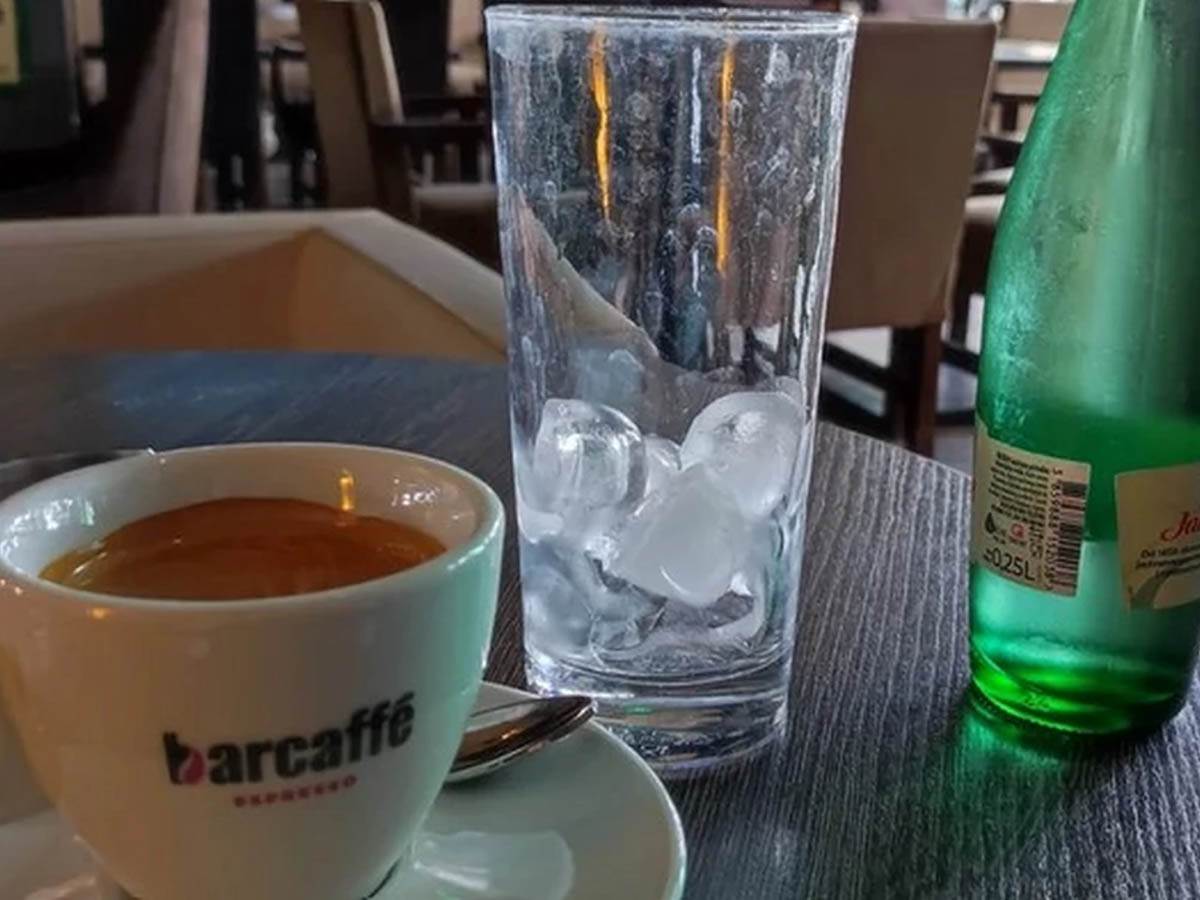  Prljave čaše u zagrebačkim kafićima 