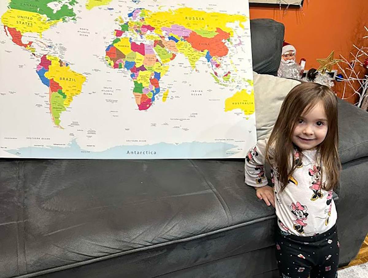  Devojčica iz Beograda sa manje od dve godine znala celu mapu sveta 