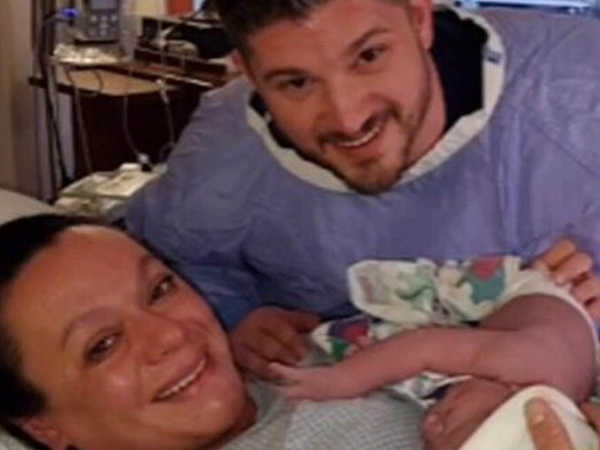  Muškarac šokirao porodicu kad je poslao sliku žene sa porođaja 
