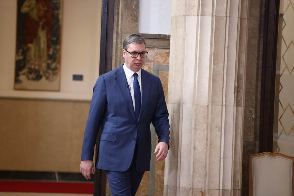  Aleksandar Vučić se obraća iz predsedništva 