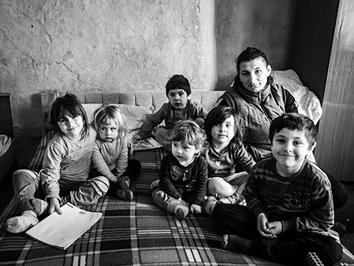  Porodica Tot-Dokić iz Banata živi u trošnoj kući u kojoj nema osnovnih uslova za život 
