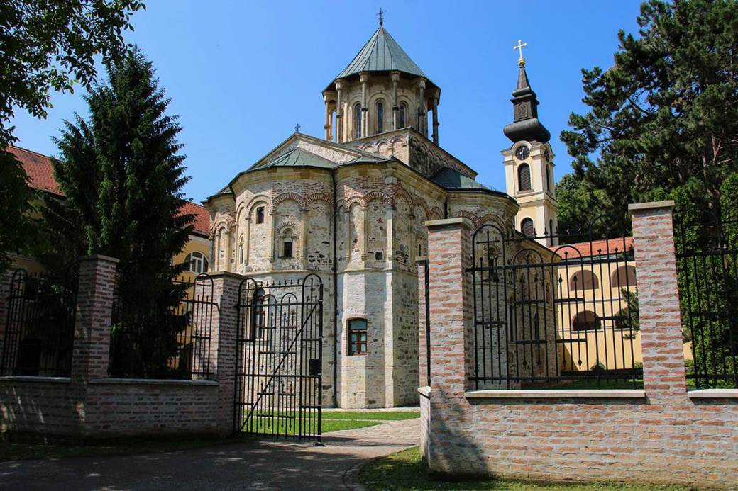  Manastir Novo Hopovo u kom se zamonašio Dositej Obradović 