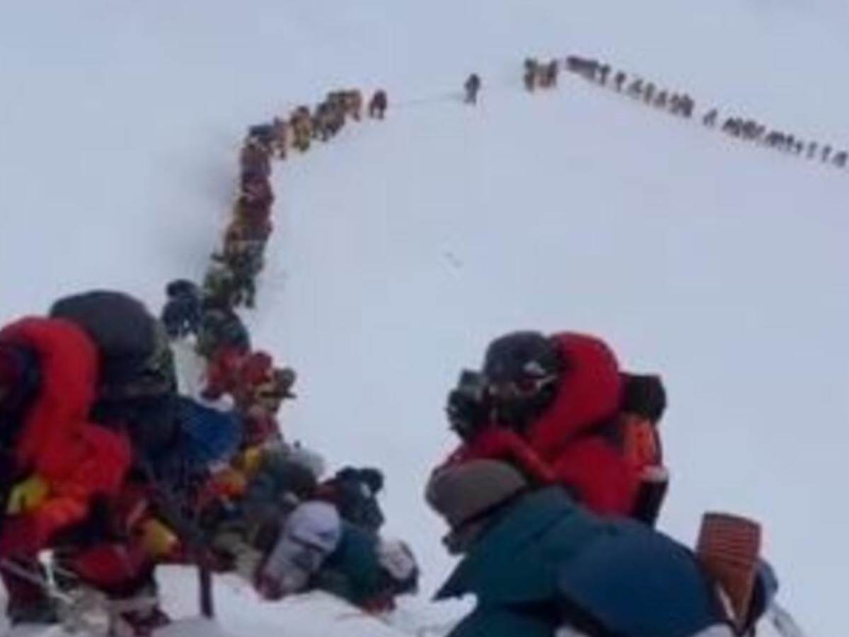  Šta se nalazi na vrhu Mont Everesta 