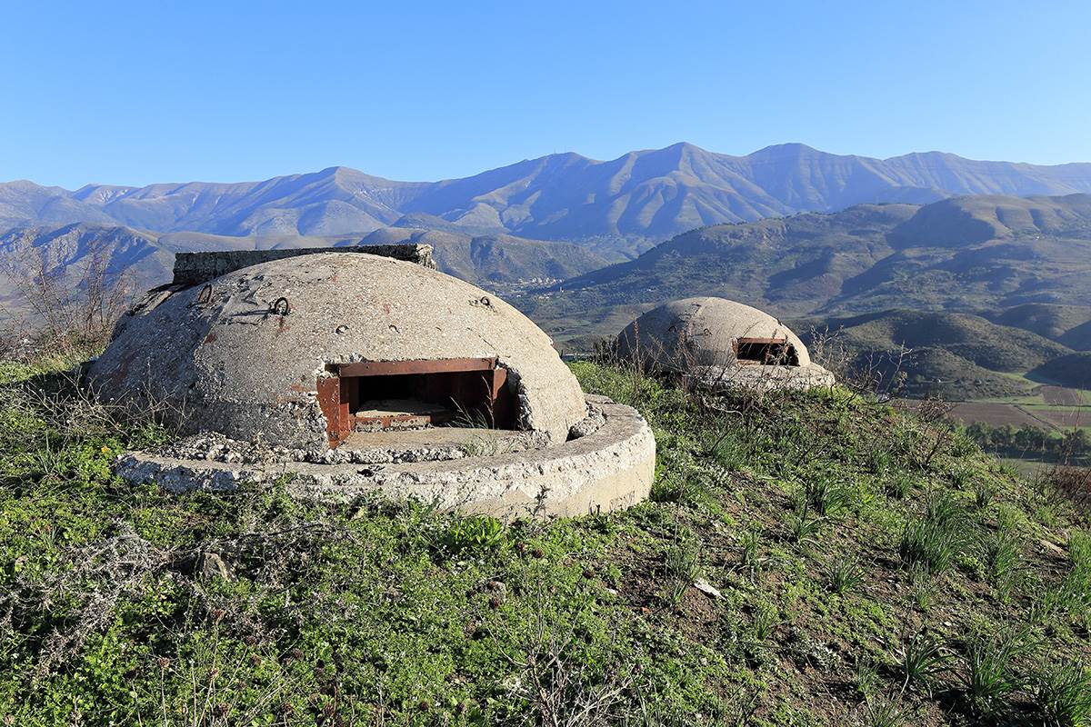  U Albaniji postoji preko 700000 bunkera izgrađenih u vreme Envera Hodže 