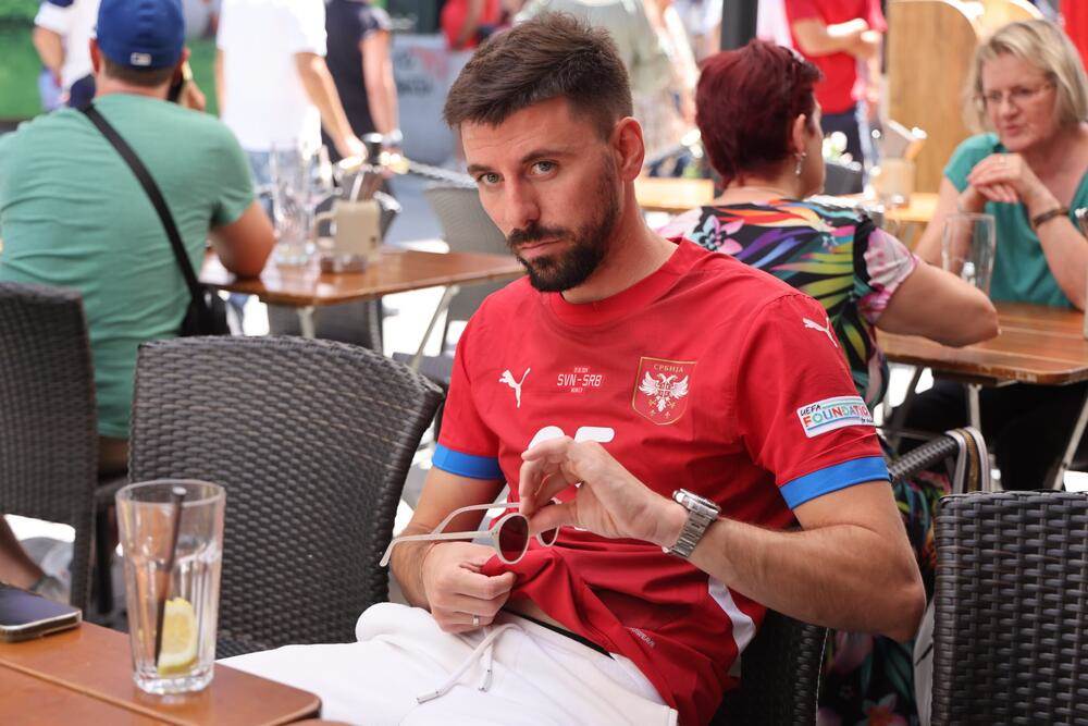  Rođeni brat blizanac Filipa Mladenovića na Evropskom prvenstvu u fudbalu 