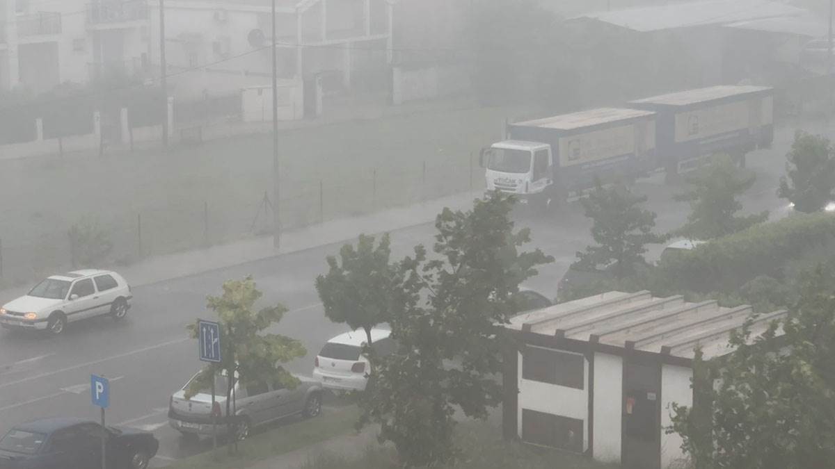  Jedna osoba poginula od udara groma u Crnoj Gori 