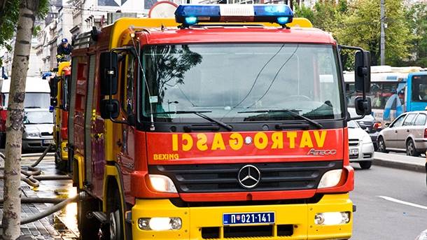  Vatrogasci spasili električare iz požara 