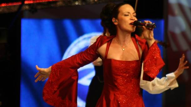  Jelena Tomašević peva fanovima Evrovizije 