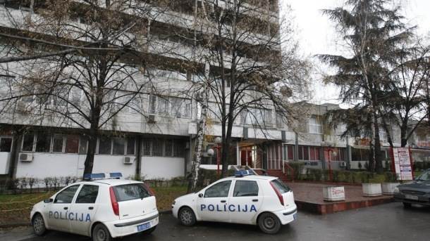  ŠTAMPA: Policija "češlja" u FSS, Zvezdi, Partizanu 