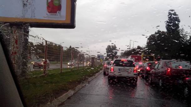  Kiša i radovi usporavaju saobraćaj u Beogradu 