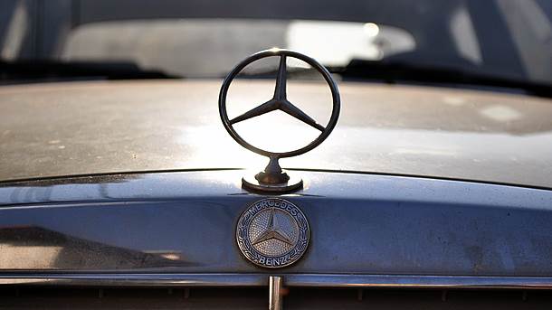  Švajcarci preuzeli Mercedes Benc u Srbiji 