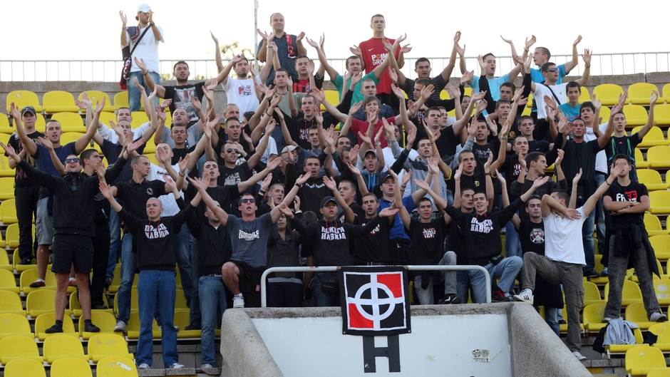  Crveno-crni klubovi: Milan, Flamengo, Njuels, Atletiko, Sloboda, Čelik, Vardar, Ajntraht... 