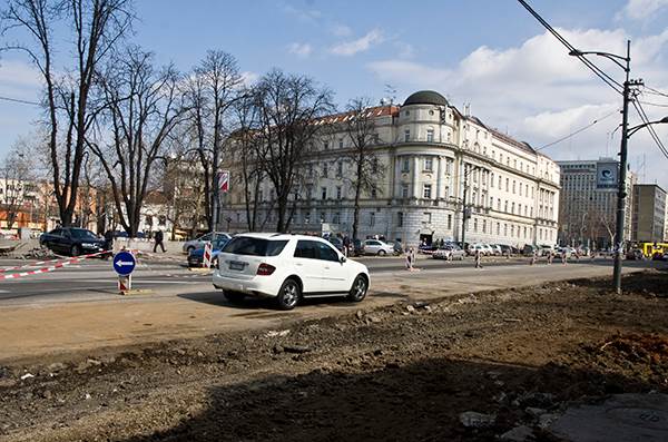  Beograd: Gužva u Bulevaru zbog pucanja cevi 
