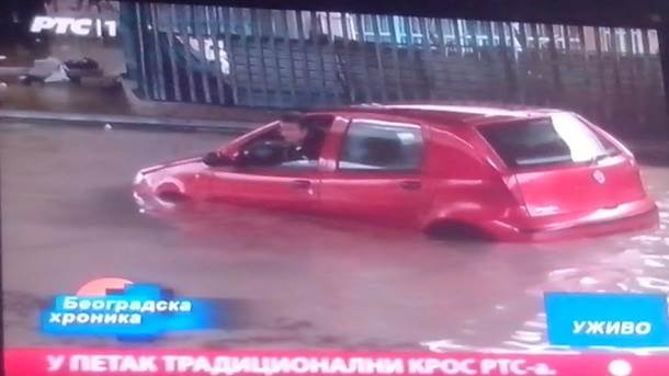  Poplavljen Beograd, vatrogasci spasavaju građane, nema nastave 