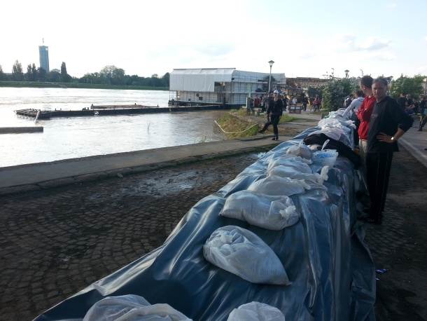  Beograd: Savski kej i dalje pod vodom koja lagano otiče 