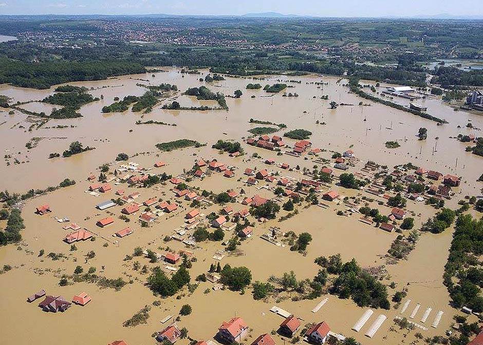 Traga se za još 11 osoba nestalih u poplavama | Info | Društvo