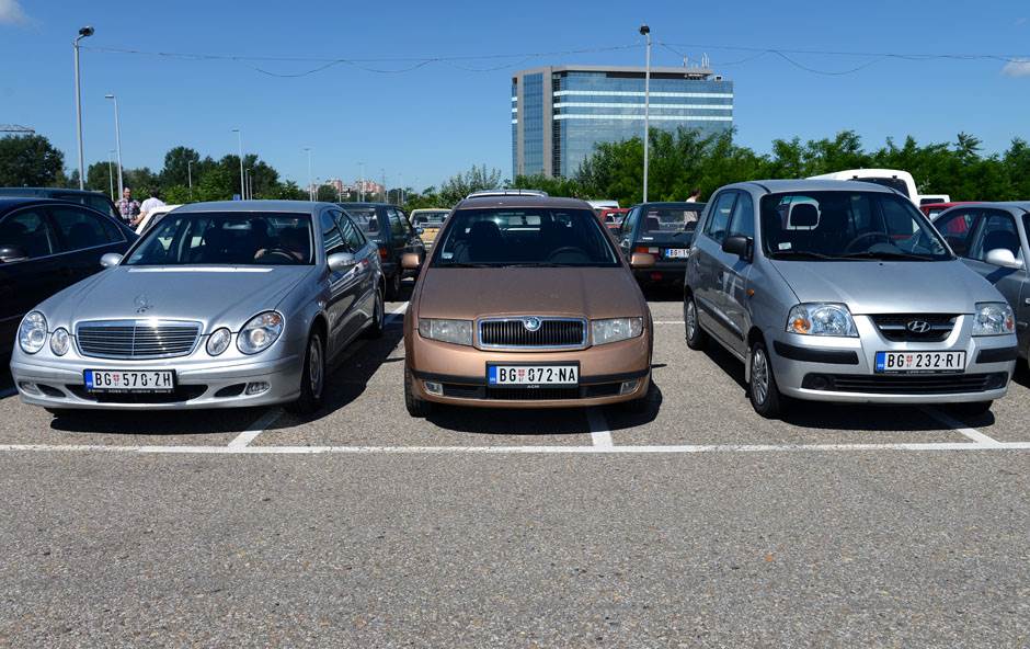  Veliko interesovanje za službena vozila koje prodaje grad Beograd 