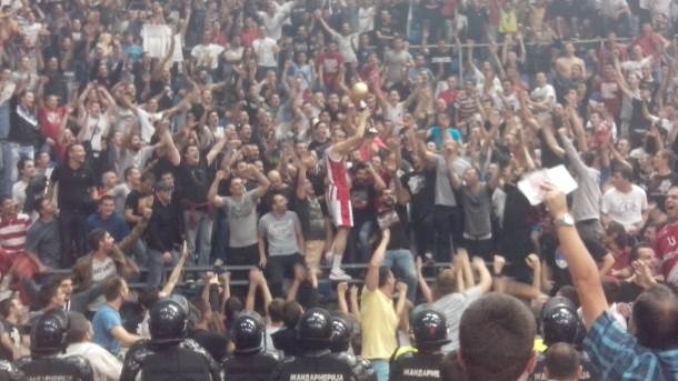  Partizan šampion bez pehara - otele ga Delije! 
