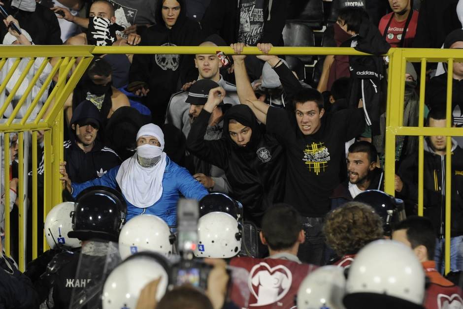  Nasilje u srpskom fudbalu: Suspenzija Superlige ili ne? ANKETA 