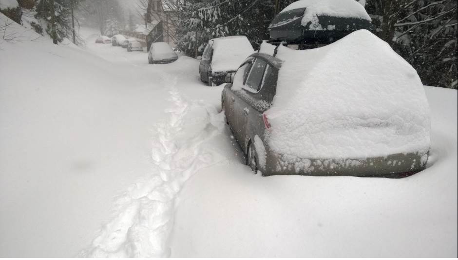   Pešterska visoravan – snegom blokirano više od 10.000 ljudi 