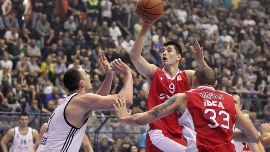  Luka Mitrović: Zvezda je favorit, ali Partizan igra sve bolje 