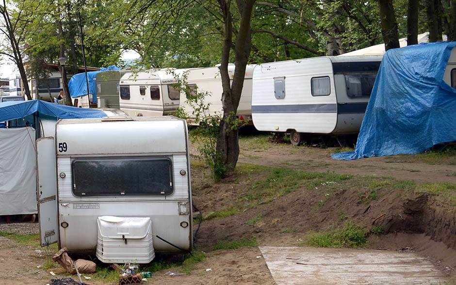  Nemačka Za krađu kamp kućica uhapšeni državljani Bih i Crne Gore 