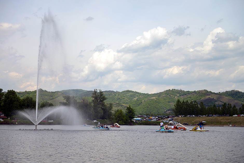  Dečaci se utopili na Srebrnom jezeru - pritvor vlasnicima pedaline 