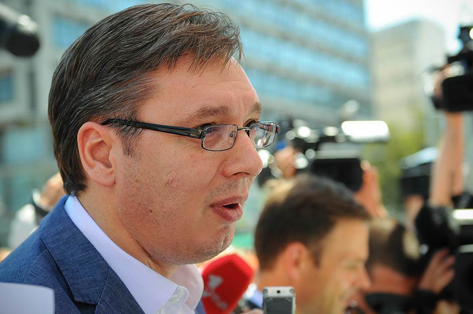  Vučić o reformama u uvodniku SNS reformatora 