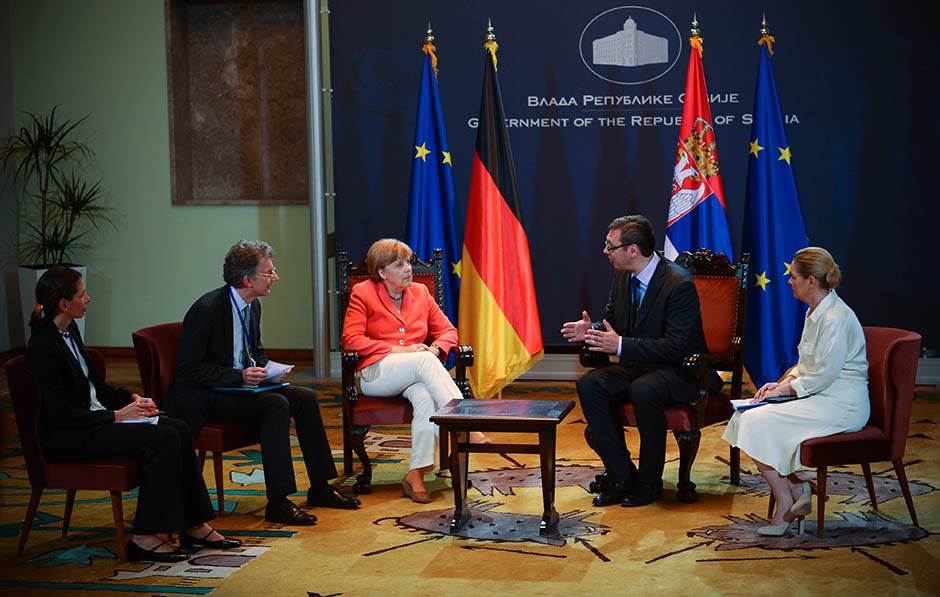  Vučić u utorak kod Merkel 