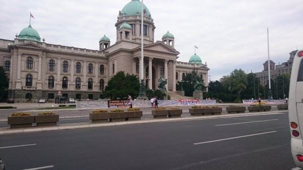  Zid plača ispred Skupštine Srbije oskrnavljen 